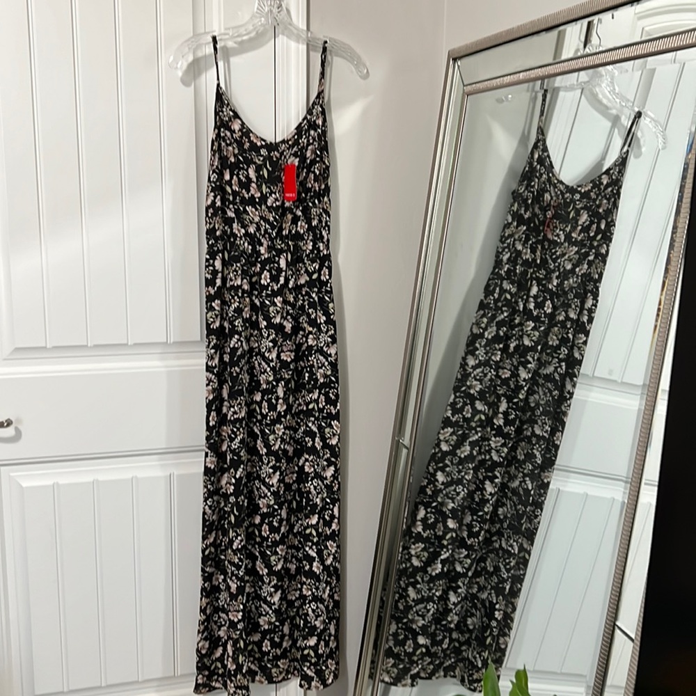 NEW Forever 21 Floral Maxi Dress, size Medium